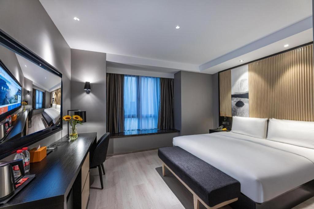 Ji Hotel Shanghai Hongqiao Gubei Fortune Center Exterior photo